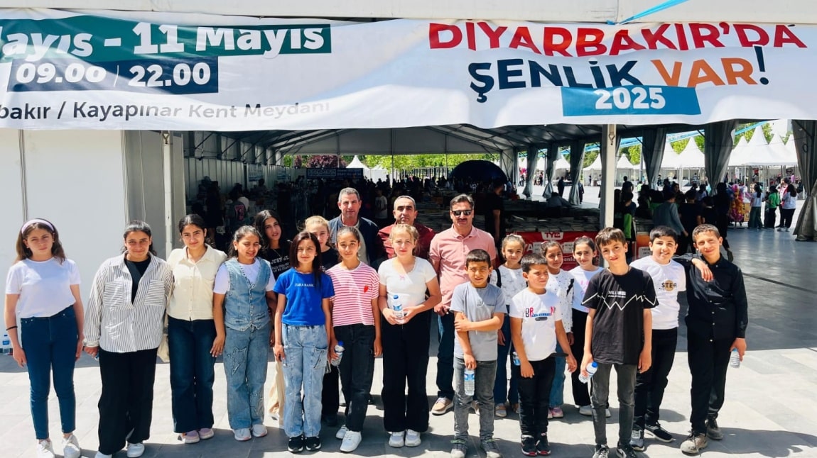 DİYARBAKIR KİTAP FUARI GEZİLERİMİZ DEVAM EDİYOR 